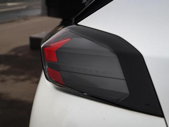 Peugeot 2008 II с пробегом 2021 года, цена 1 950 000 рублей, 74439 км, внедорожник, Автокод Объявления