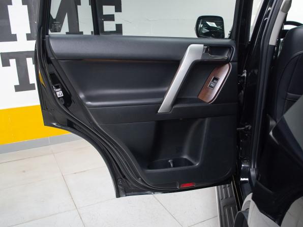 Toyota Land Cruiser Prado 150 Series Рестайлинг 1 с пробегом 2015 года, цена 3 699 000 рублей, 252751 км, внедорожник, Автокод Объявления