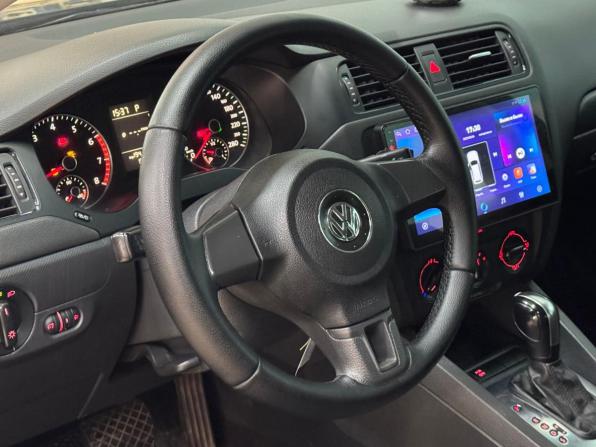 Volkswagen Jetta VI с пробегом 2013 года, цена 1 050 000 рублей, 168084 км, седан, Автокод Объявления