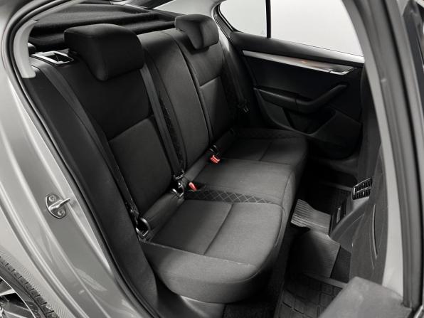 Skoda Octavia III (A7) Рестайлинг с пробегом 2019 года, цена 1 415 200 рублей, 210244 км, лифтбек, Автокод Объявления