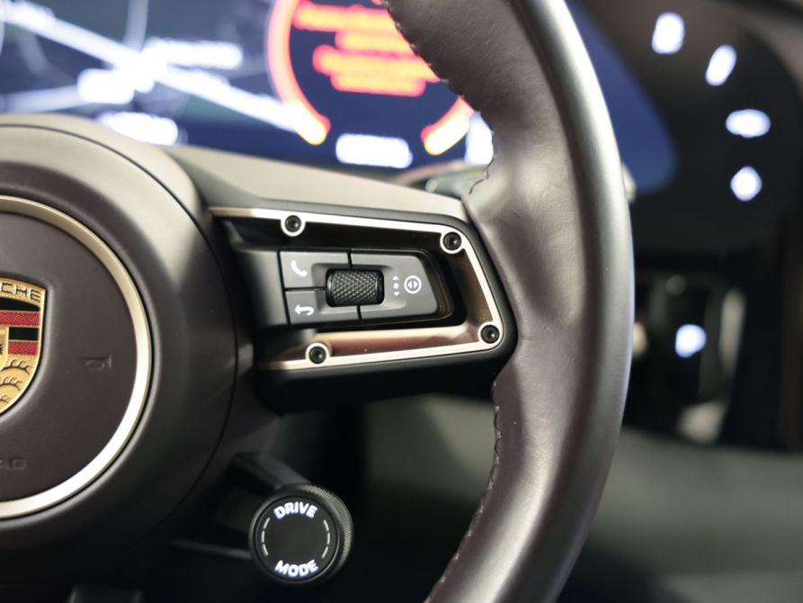 Porsche Taycan I Москва  - изображение 32