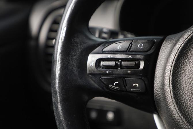 Kia Rio IV с пробегом 2020 года, цена 1 299 000 рублей, 112000 км, седан, Автокод Объявления