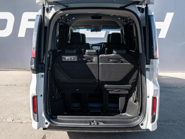 Honda Stepwgn V Рестайлинг с пробегом 2019 года, цена 2 990 000 рублей, 45072 км, минивэн, Автокод Объявления