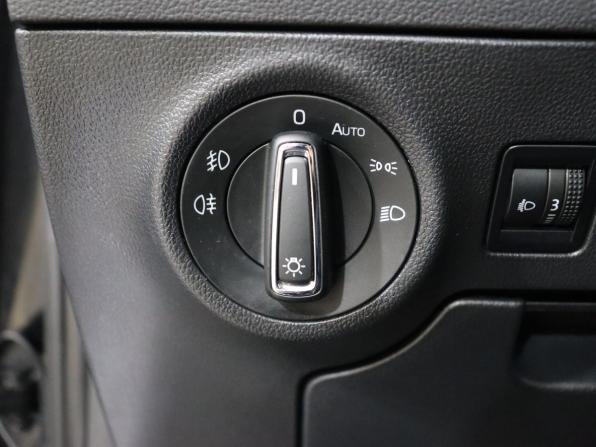 Skoda Karoq I Рестайлинг с пробегом 2024 года, цена 2 979 000 рублей, 63457 км, внедорожник, Автокод Объявления