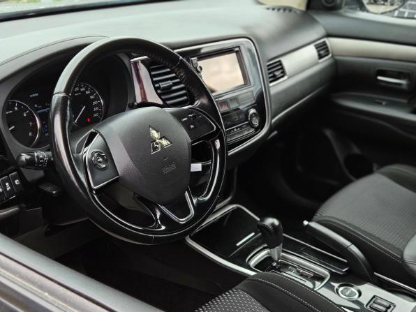 Mitsubishi Outlander III Рестайлинг 2 с пробегом 2017 года, цена 1 999 000 рублей, 91500 км, внедорожник, Автокод Объявления