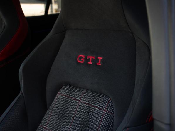 Volkswagen Golf GTI VIII с пробегом 2021 года, цена 3 528 000 рублей, 80182 км, хэтчбек, Автокод Объявления