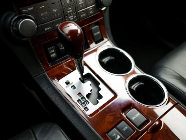 Toyota Highlander II (XU40) Рестайлинг с пробегом 2012 года, цена 1 899 000 рублей, 227230 км, внедорожник, Автокод Объявления