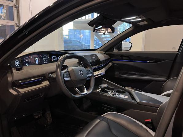Changan UNI-V I с пробегом 2024 года, цена 2 415 000 рублей, 75177 км, лифтбек, Автокод Объявления