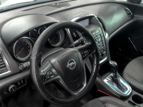 Opel Astra J с пробегом 2010 года, цена 589 900 рублей, 208000 км, универсал, Автокод Объявления