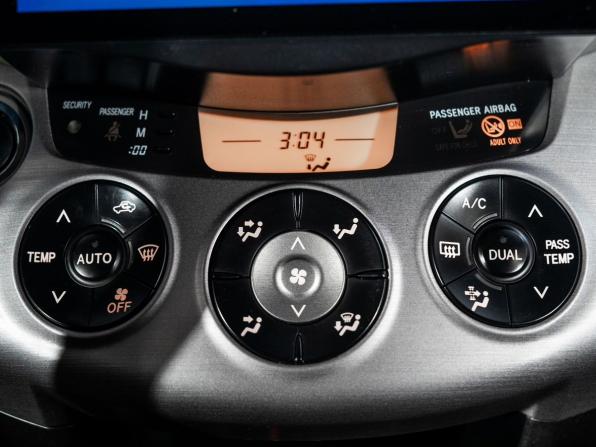 Toyota RAV4 III (XA30) Рестайлинг с пробегом 2010 года, цена 1 725 000 рублей, 133619 км, внедорожник, Автокод Объявления