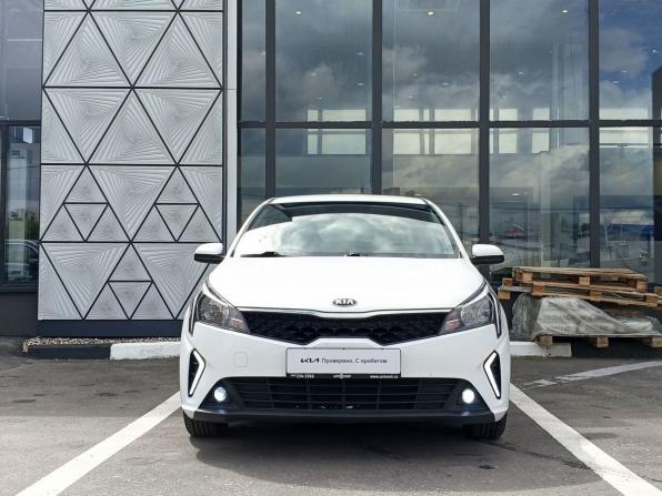 Kia Rio IV Рестайлинг с пробегом 2021 года, цена 1 589 000 рублей, 38185 км, седан, Автокод Объявления