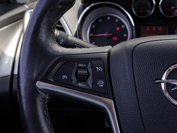 Opel Mokka I с пробегом 2013 года, цена 1 040 000 рублей, 170628 км, внедорожник, Автокод Объявления