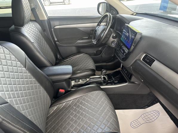 Mitsubishi Outlander III Рестайлинг 2 с пробегом 2017 года, цена 1 690 000 рублей, 156200 км, внедорожник, Автокод Объявления