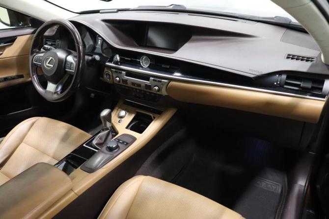 Lexus ES VI Рестайлинг с пробегом 2016 года, цена 2 215 000 рублей, 227593 км, седан, Автокод Объявления