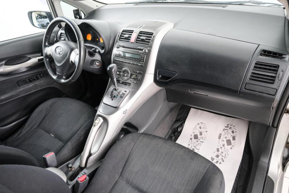 Toyota Auris I Красноярск  - изображение 13