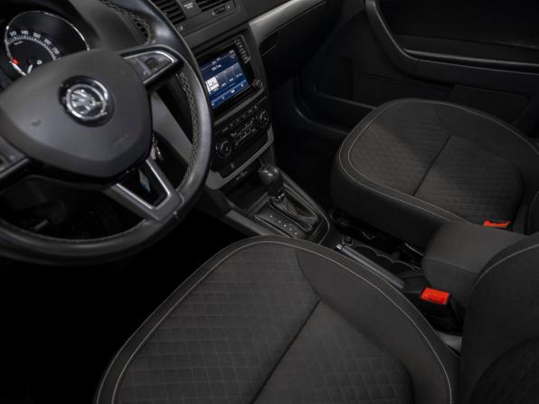 Skoda Yeti I Рестайлинг с пробегом 2016 года, цена 1 240 000 рублей, 151248 км, внедорожник, Автокод Объявления
