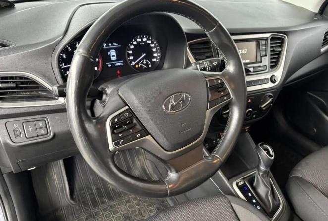 Hyundai Solaris II с пробегом 2018 года, цена 1 345 000 рублей, 115691 км, седан, Автокод Объявления