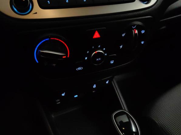 Hyundai Solaris II с пробегом 2019 года, цена 1 195 000 рублей, 167000 км, седан, Автокод Объявления