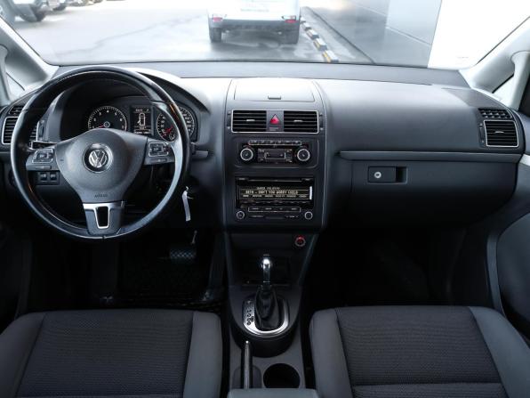 Volkswagen Touran I Рестайлинг 2 с пробегом 2011 года, цена 898 000 рублей, 256000 км, компактвэн, Автокод Объявления