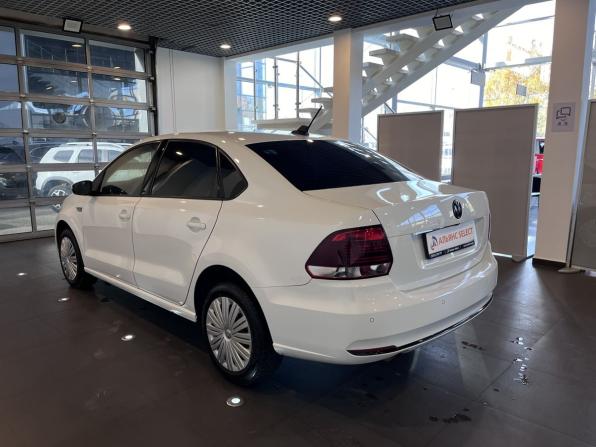 Volkswagen Polo V Рестайлинг с пробегом 2018 года, цена 945 000 рублей, 211812 км, седан, Автокод Объявления