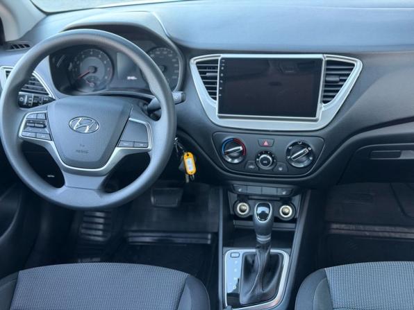 Hyundai Solaris II Рестайлинг с пробегом 2021 года, цена 1 700 000 рублей, 29226 км, седан, Автокод Объявления
