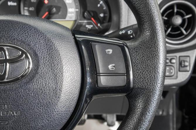 Toyota Vitz III (XP130) Рестайлинг 2 с пробегом 2018 года, цена 999 000 рублей, 73000 км, хэтчбек, Автокод Объявления