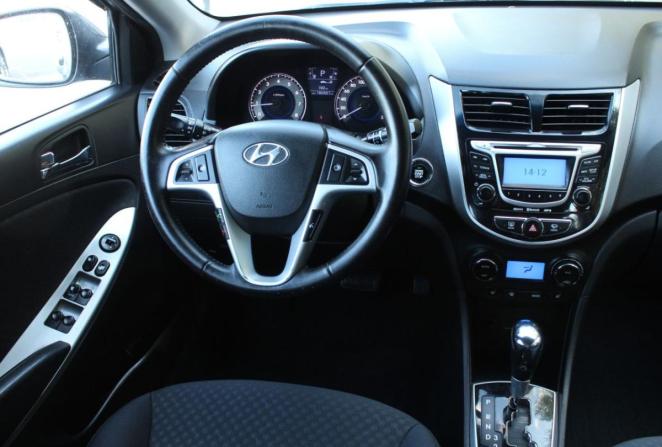 Hyundai Solaris I с пробегом 2012 года, цена 870 000 рублей, 180551 км, хэтчбек, Автокод Объявления