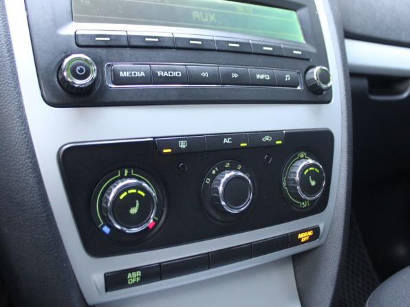 Skoda Octavia II (A5) Рестайлинг с пробегом 2011 года, цена 779 000 рублей, 157303 км, лифтбек, Автокод Объявления