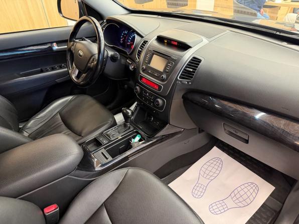 Kia Sorento II Рестайлинг с пробегом 2017 года, цена 2 048 000 рублей, 120000 км, внедорожник, Автокод Объявления