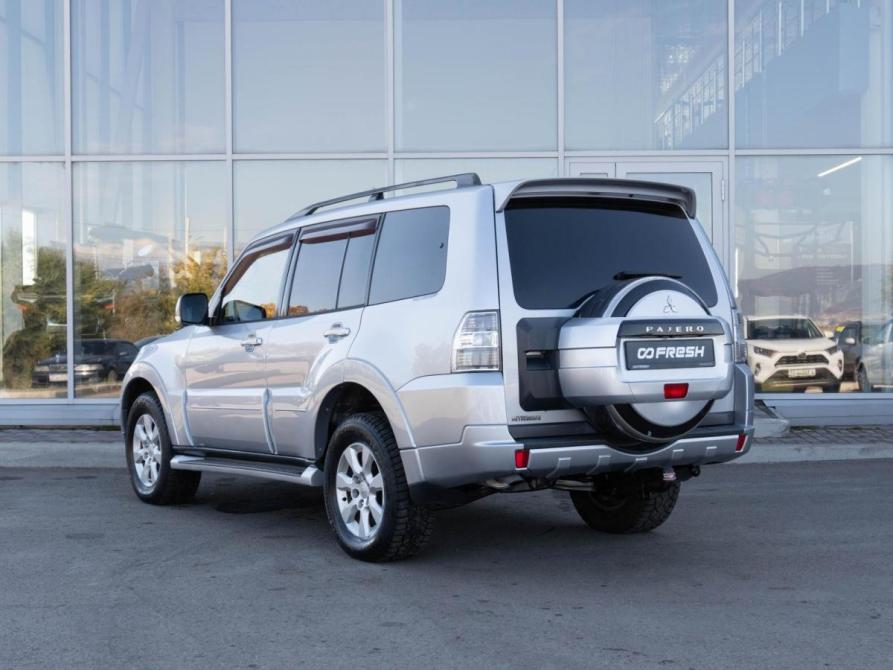 Mitsubishi Pajero IV Рестайлинг 1 Улан-Удэ  - изображение 2
