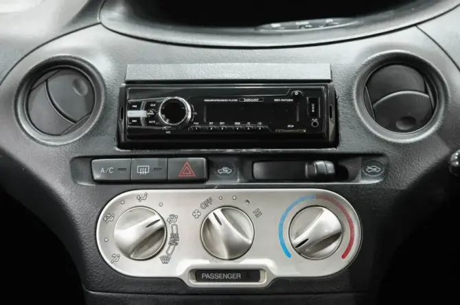Toyota Vitz I (P10) с пробегом 2003 года, цена 259 000 рублей, 299000 км, хэтчбек, Автокод Объявления