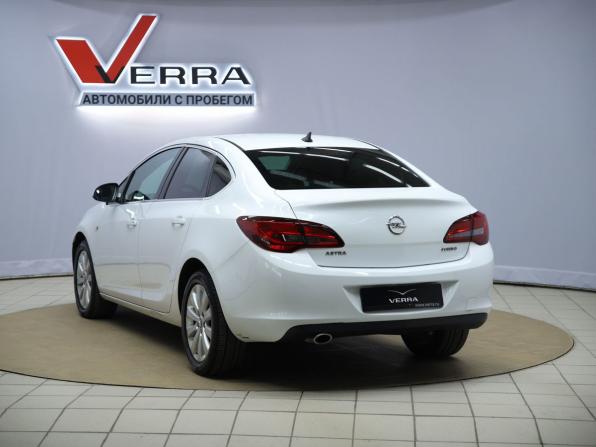 Opel Astra J Рестайлинг с пробегом 2015 года, цена 950 000 рублей, 174458 км, седан, Автокод Объявления