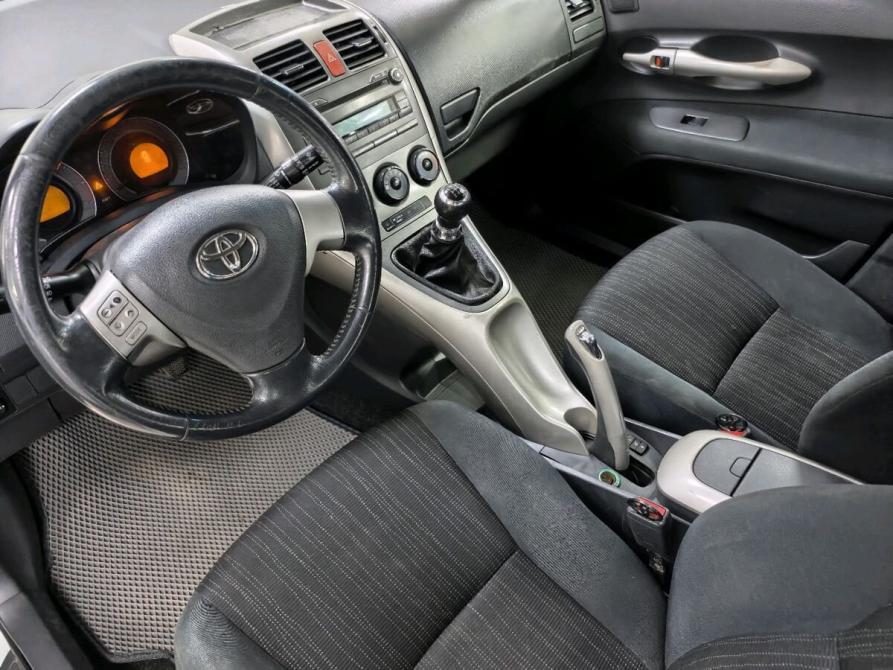 Toyota Auris I Краснодар  - изображение 17