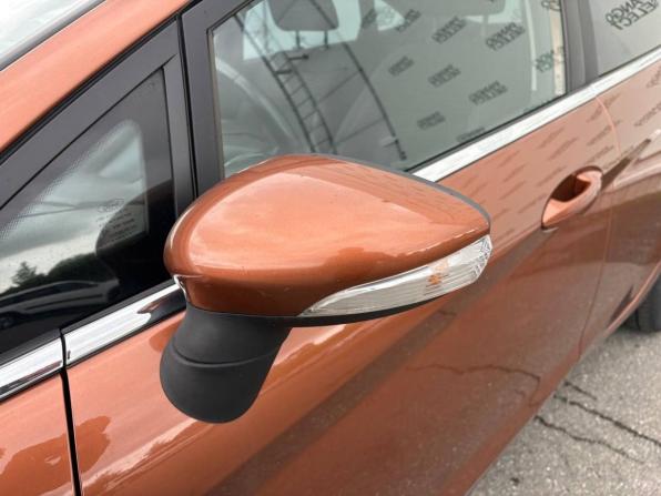 Ford Fiesta Mk6 Рестайлинг с пробегом 2015 года, цена 750 000 рублей, 137700 км, седан, Автокод Объявления