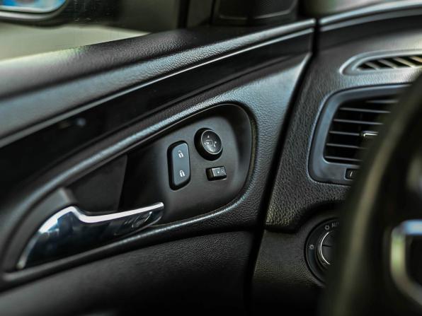 Opel Insignia I Рестайлинг с пробегом 2014 года, цена 910 000 рублей, 216076 км, седан, Автокод Объявления