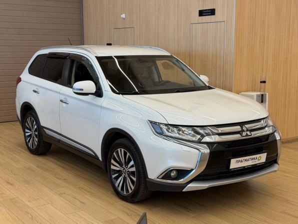 Mitsubishi Outlander III Рестайлинг 2 с пробегом 2016 года, цена 1 699 000 рублей, 110000 км, внедорожник, Автокод Объявления