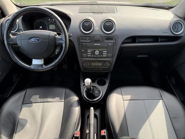Ford Fusion I Рестайлинг с пробегом 2006 года, цена 399 000 рублей, 143114 км, хэтчбек, Автокод Объявления