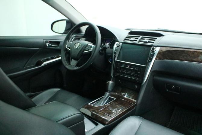 Toyota Camry VII (XV50) Рестайлинг 2 с пробегом 2017 года, цена 2 200 000 рублей, 112322 км, седан, Автокод Объявления