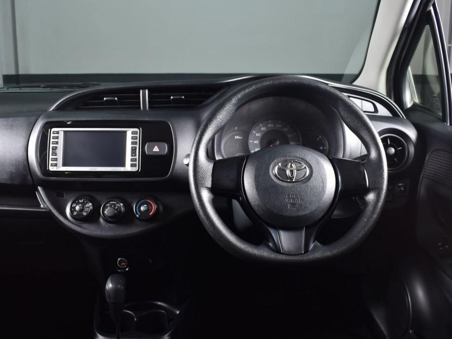 Toyota Vitz III (XP130) Рестайлинг 2 Кемерово  - изображение 11