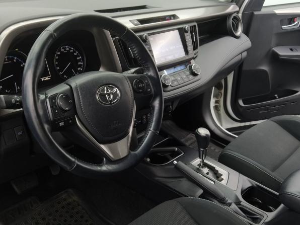 Toyota RAV4 IV (XA40) Рестайлинг с пробегом 2018 года, цена 2 600 000 рублей, 71000 км, внедорожник, Автокод Объявления