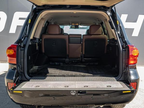 Toyota Land Cruiser 200 Series Рестайлинг 1 с пробегом 2014 года, цена 3 970 000 рублей, 330983 км, внедорожник, Автокод Объявления