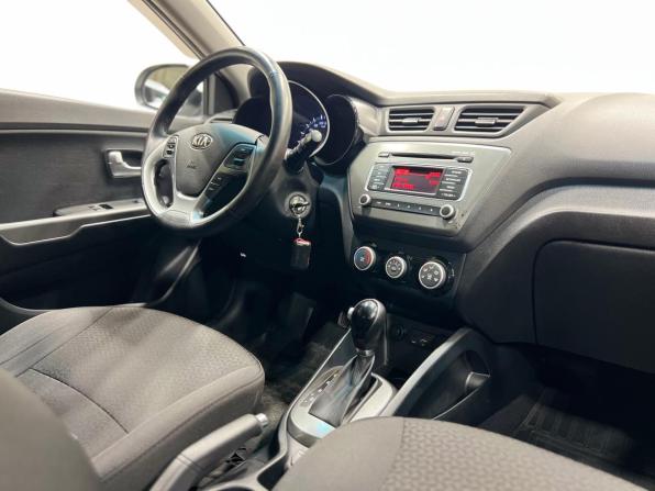 Kia Rio III Рестайлинг с пробегом 2017 года, цена 1 199 000 рублей, 160000 км, седан, Автокод Объявления