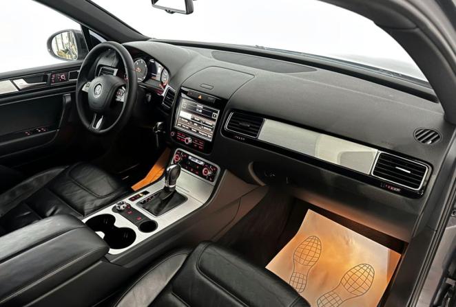 Volkswagen Touareg I Рестайлинг с пробегом 2010 года, цена 1 635 000 рублей, 333119 км, внедорожник, Автокод Объявления