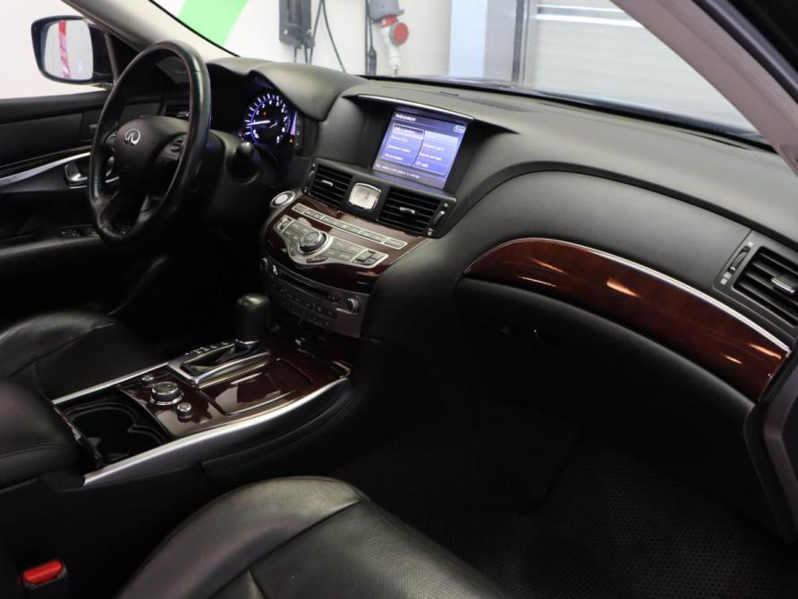 Infiniti Q70 I Москва  - изображение 25