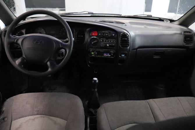 Hyundai H-1 I Рестайлинг с пробегом 2006 года, цена 627 000 рублей, 253783 км, минивэн, Автокод Объявления
