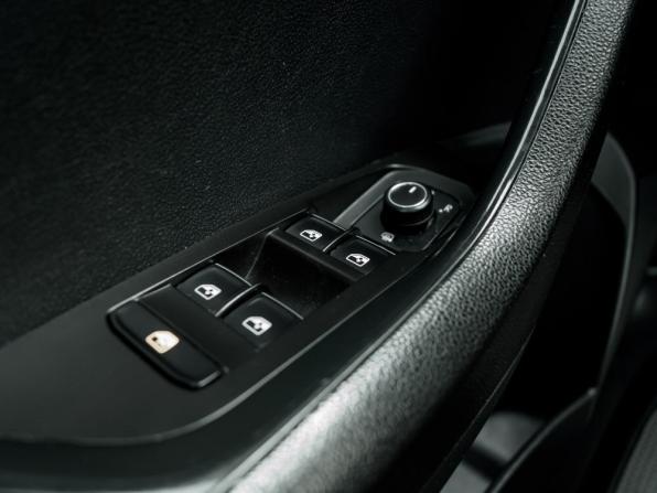 Skoda Karoq I с пробегом 2020 года, цена 2 395 000 рублей, 82996 км, внедорожник, Автокод Объявления