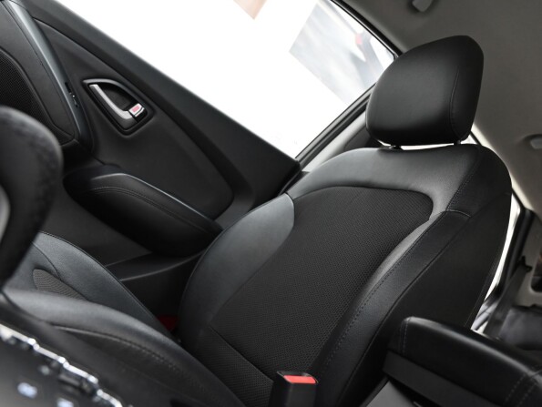 Hyundai ix35 I Рестайлинг с пробегом 2013 года, цена 1 049 000 рублей, 132000 км, внедорожник, Автокод Объявления