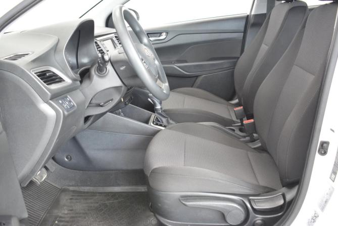 Hyundai Solaris II Рестайлинг с пробегом 2021 года, цена 1 698 000 рублей, 50000 км, седан, Автокод Объявления