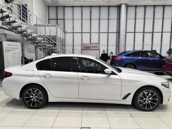 BMW 5 серии VII (G30/G31/G38) с пробегом 2018 года, цена 2 400 000 рублей, 217560 км, седан, Автокод Объявления