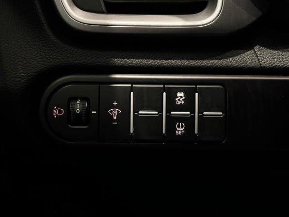 Kia Ceed III Рестайлинг с пробегом 2023 года, цена 1 990 000 рублей, 68026 км, хэтчбек, Автокод Объявления